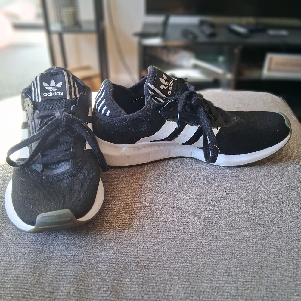 Adidas Men's Black and White Sneakers